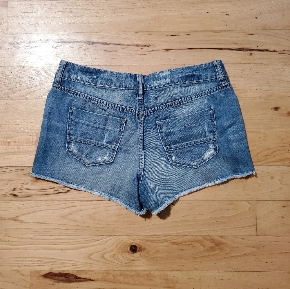 DECREE Juniors JR Size 11 Blue Denim Distresses Frayed Fringe Jean Shorts - Picture 2 of 4